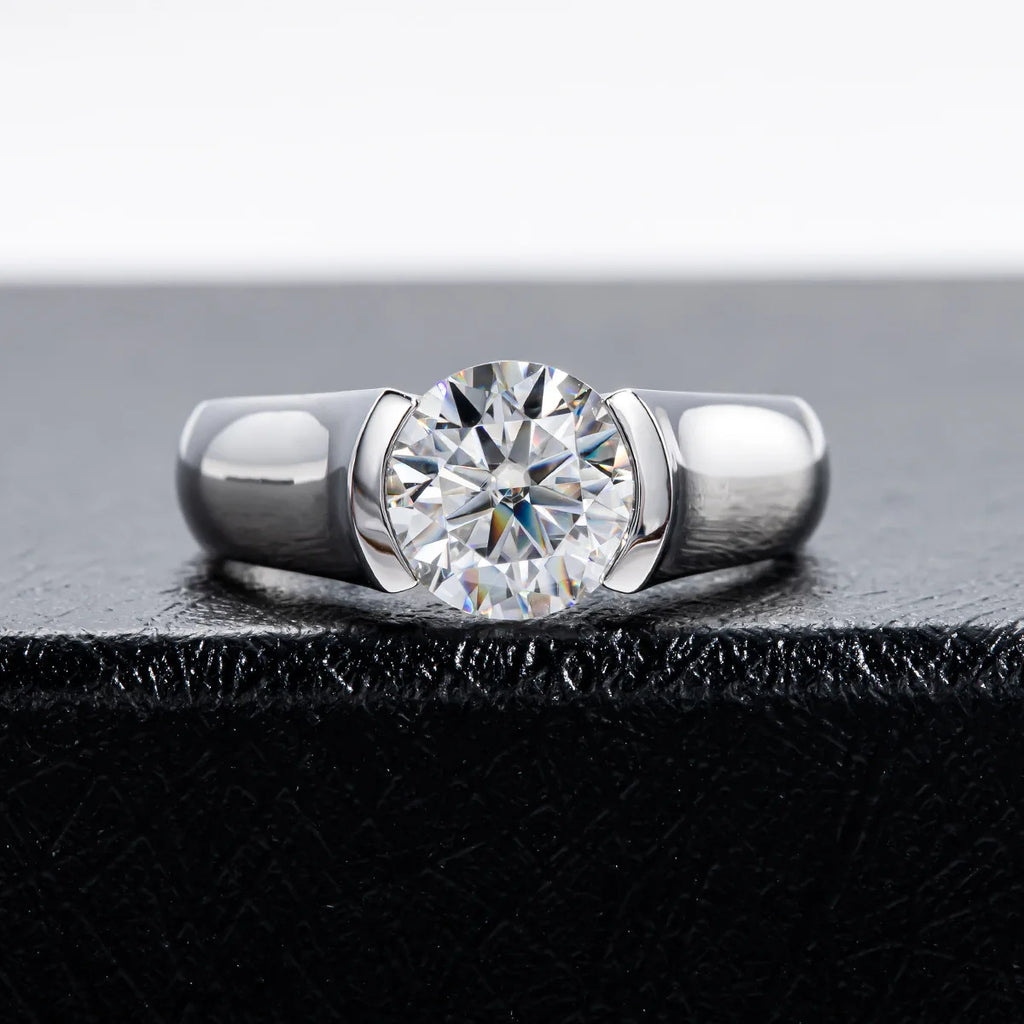 The Sterling Luxe Moissanite Ring – 2ct Round Brilliant Cut