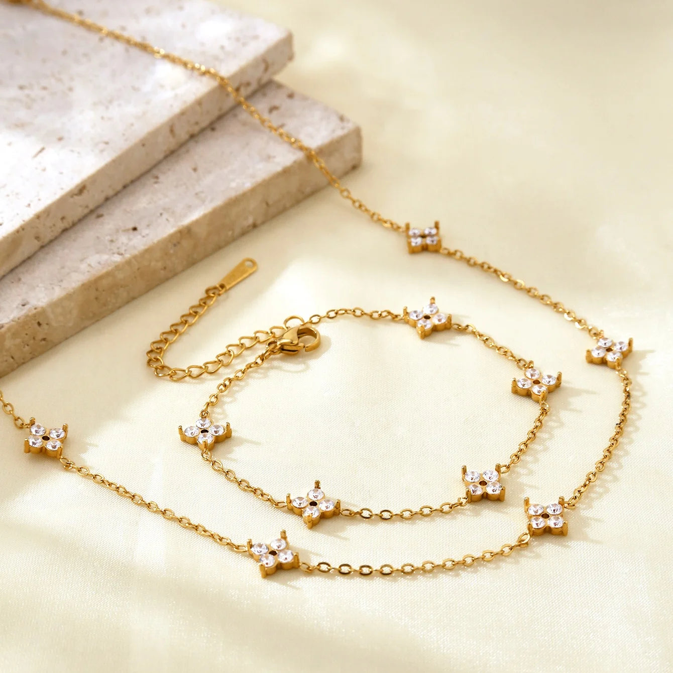 Golden Clover Jewelry Set – 18K Gold Plated Stainless Steel