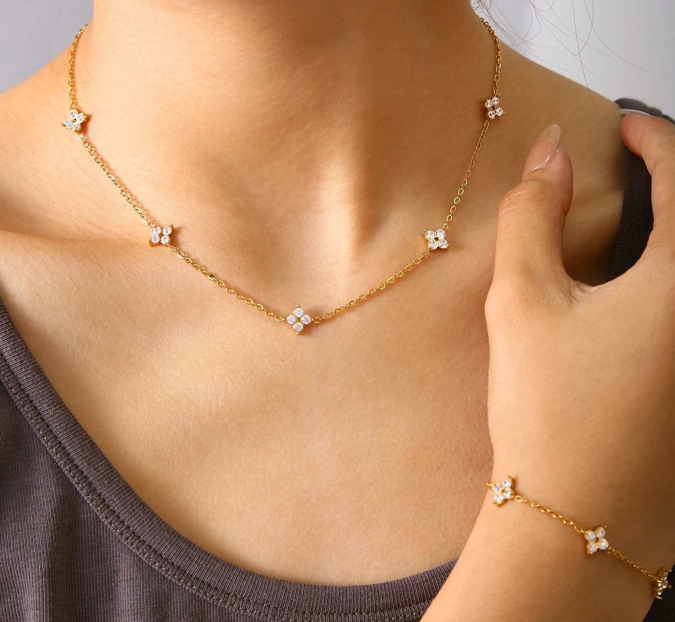 Golden Clover Jewelry Set – 18K Gold Plated Stainless Steel