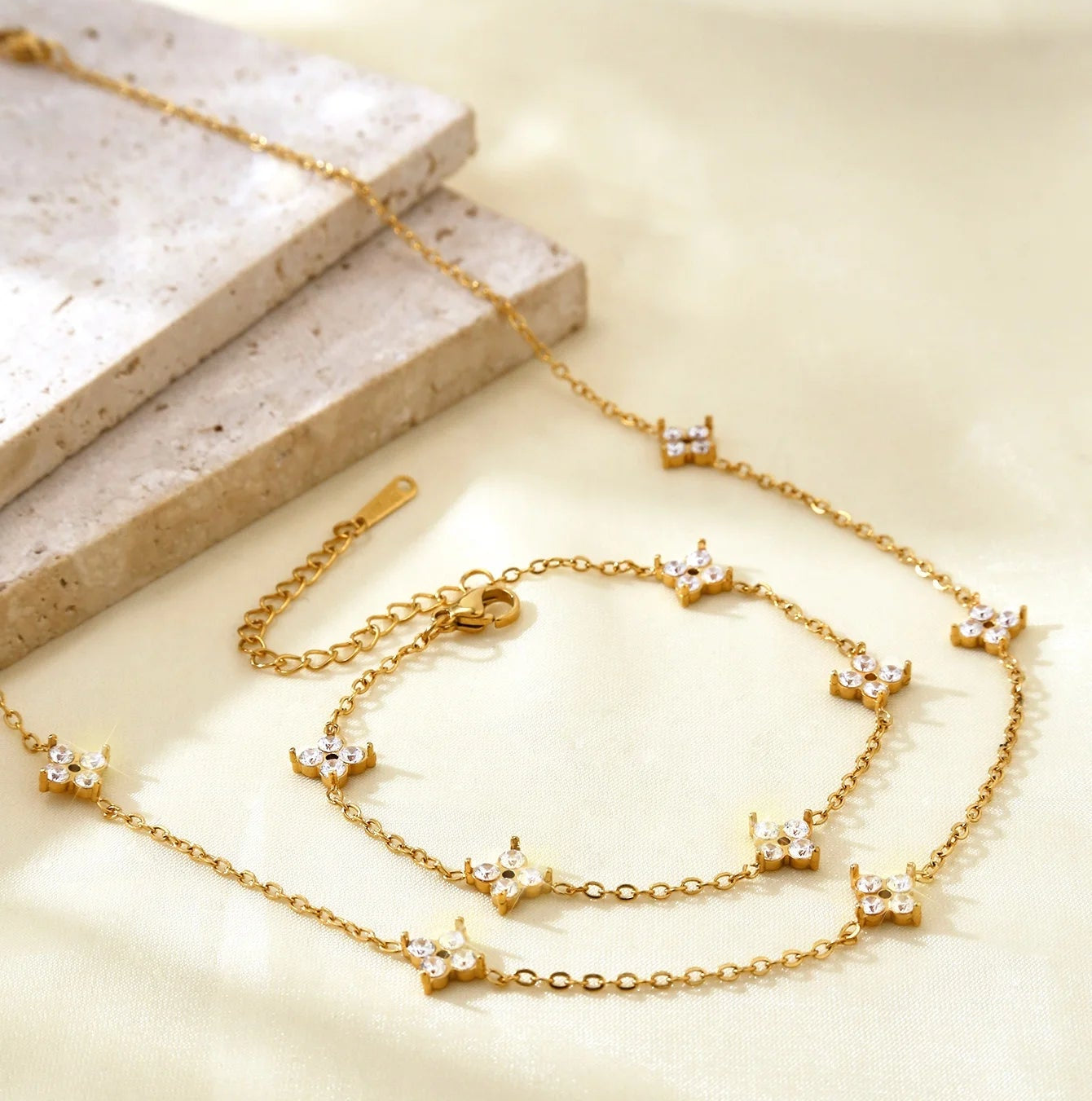 Golden Clover Jewelry Set – 18K Gold Plated Stainless Steel