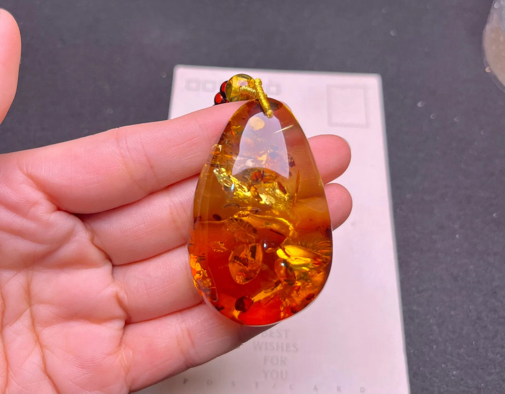 Piebald Amber Statement Pendant – Natural Water Drop Gemstone Necklace