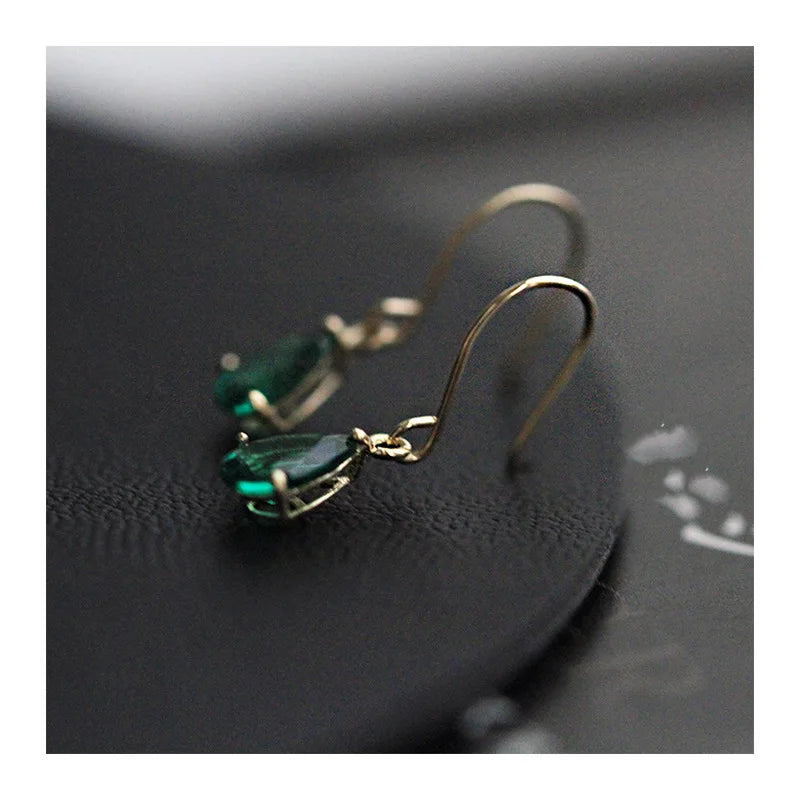 Éclat Royale – Silver Drop Earrings