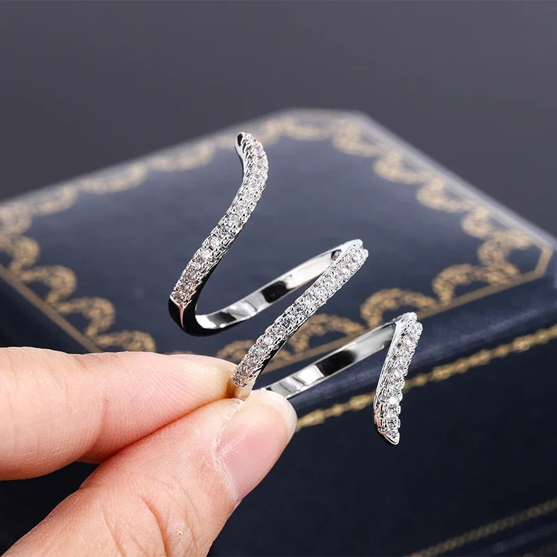 GeoLuxe – Irregular 925 Silver Zircon Ring