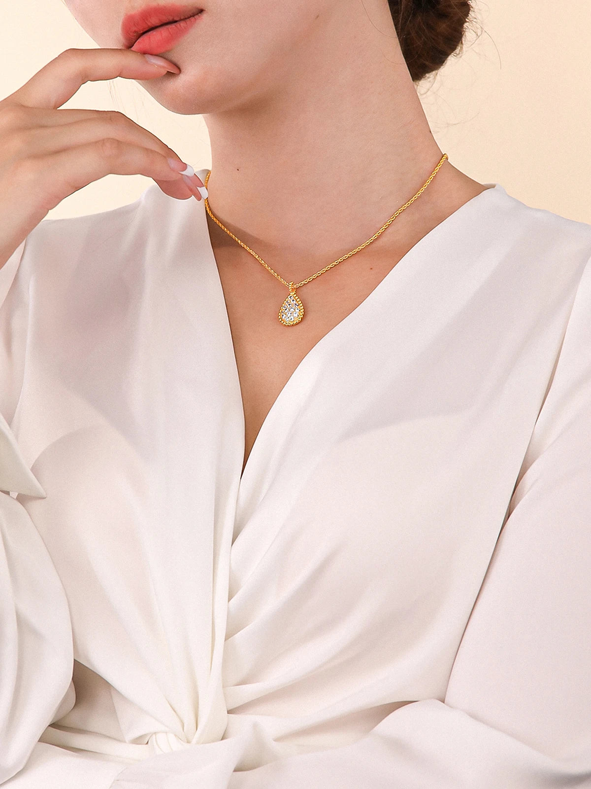 Golden Droplet Pendant Necklace – Full Zircon Water Drop Design