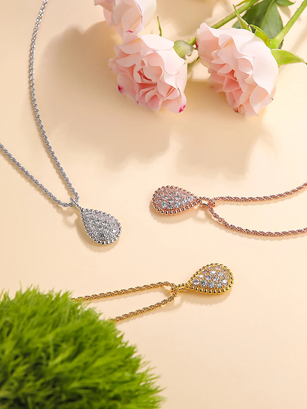 Golden Droplet Pendant Necklace – Full Zircon Water Drop Design